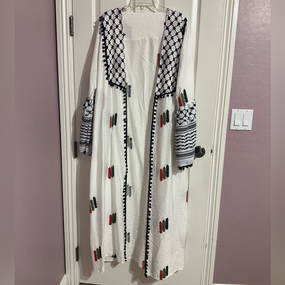 Brand New Open Abaya Palestine tatreez White Embroidered Long Sleeve Dress